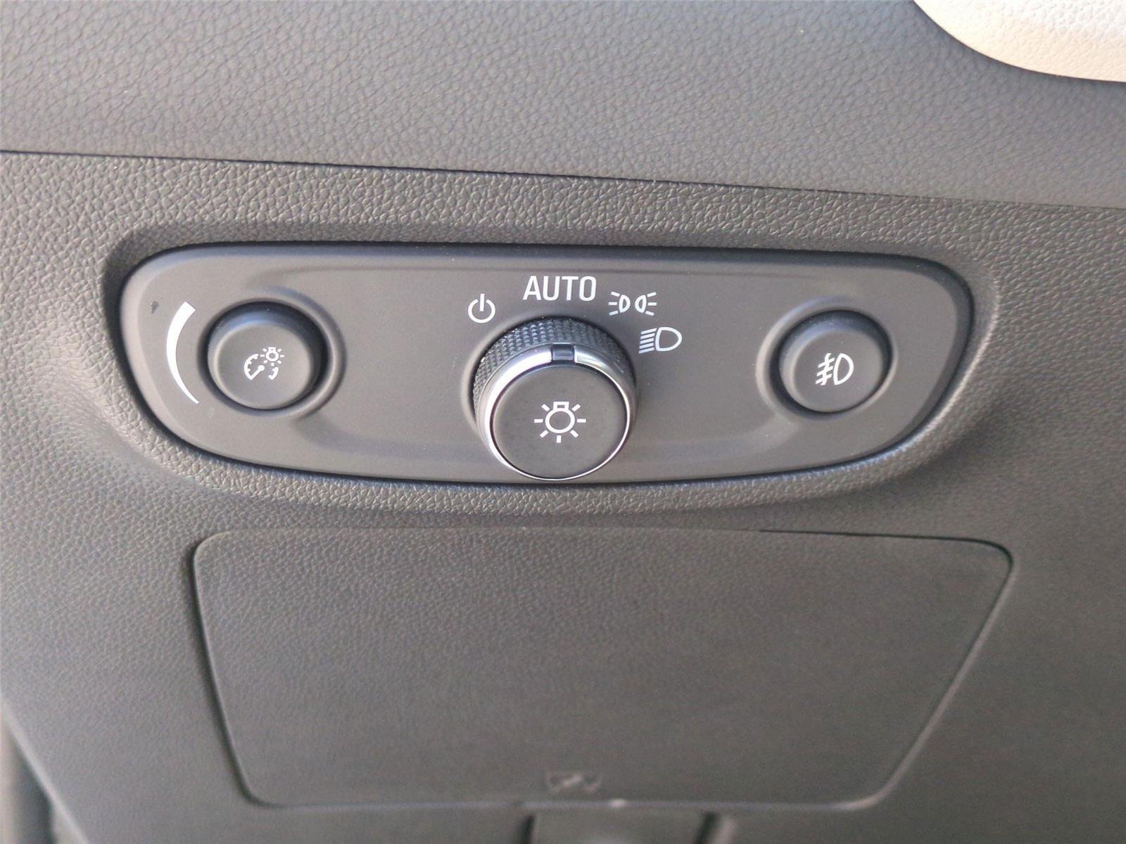 Used 2023 Summit White Buick Select image 23