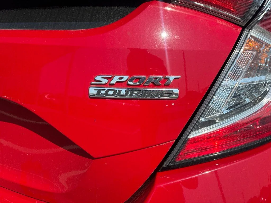 Used 2019 Red Honda Sport Touring image 4