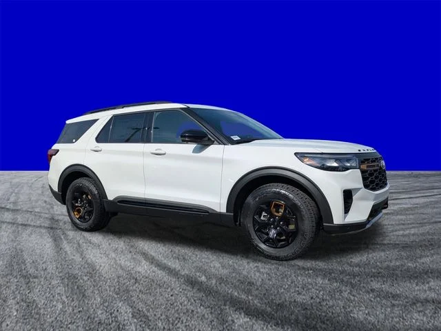New 2026 Star White Metallic Tri-Coat Ford Tremor® image 2