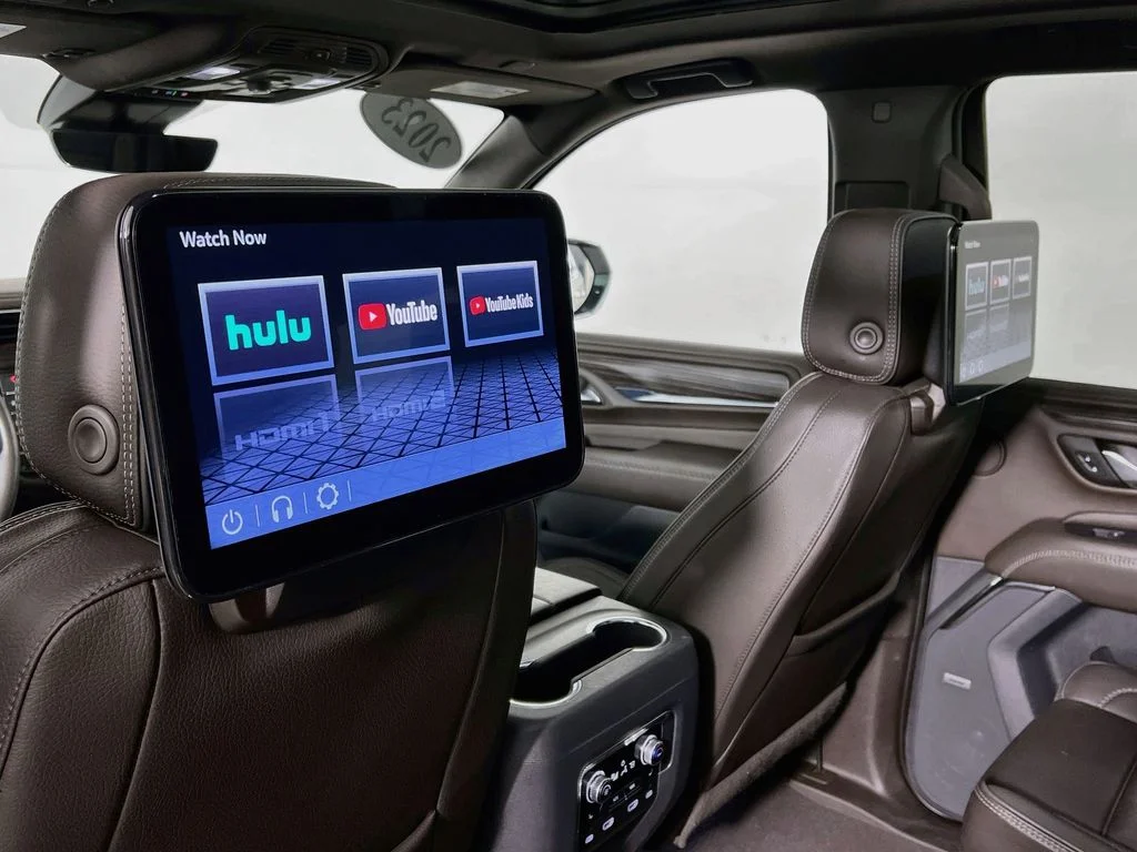Used 2023 White GMC Denali image 36