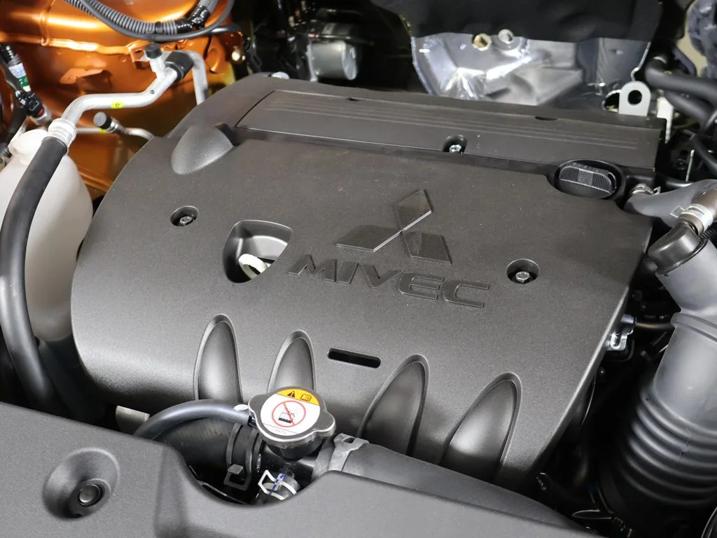New 2026 Orange Mitsubishi 2.0 ES image 13