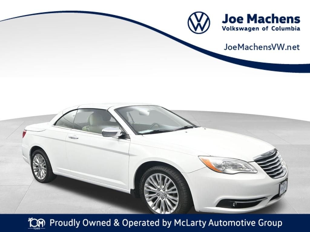 2011 Chrysler 200 Limited Convertible's photo