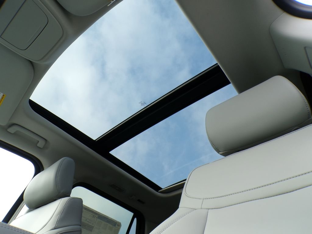 New 2026 Star White Metallic Tri-Coat Ford MAX Active image 18
