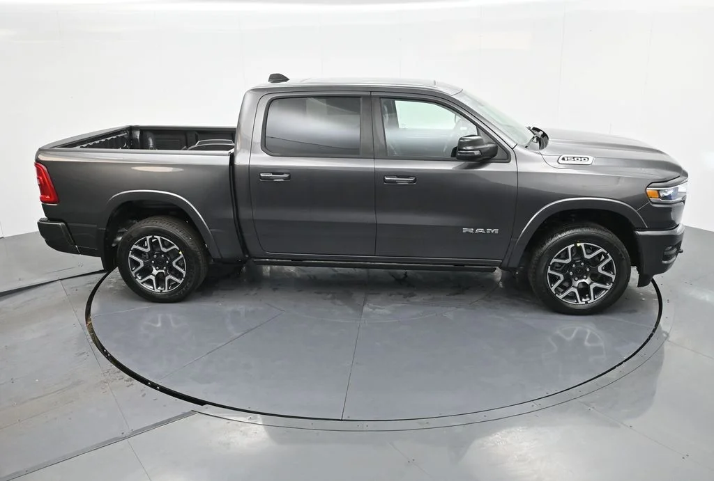 New 2026 Granite Crystal Metallic Clear-Coat Exterior Paint RAM Laramie image 26