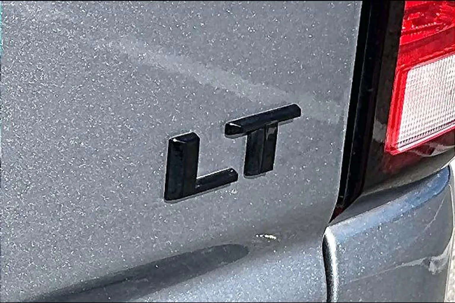 Used 2025 Sterling Gray Metallic Chevrolet LT image 31