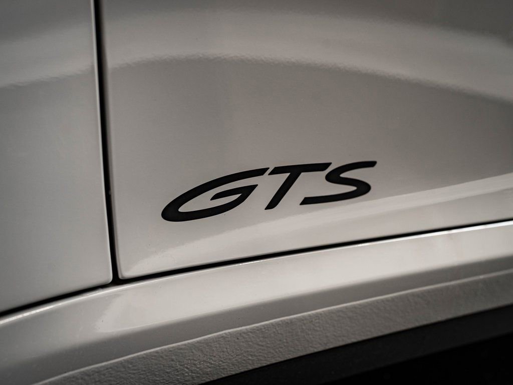 Used 2022 Chalk Porsche Targa 4 GTS image 64