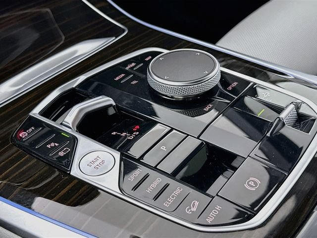 Used 2024 Alpine White BMW xDrive50e image 17