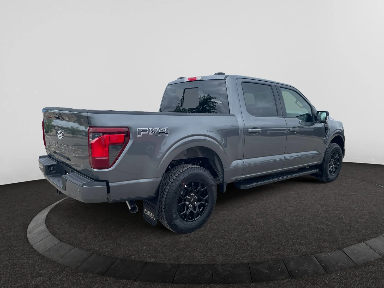 New 2026 Carbonized Grey Metallic Ford XLT image 5