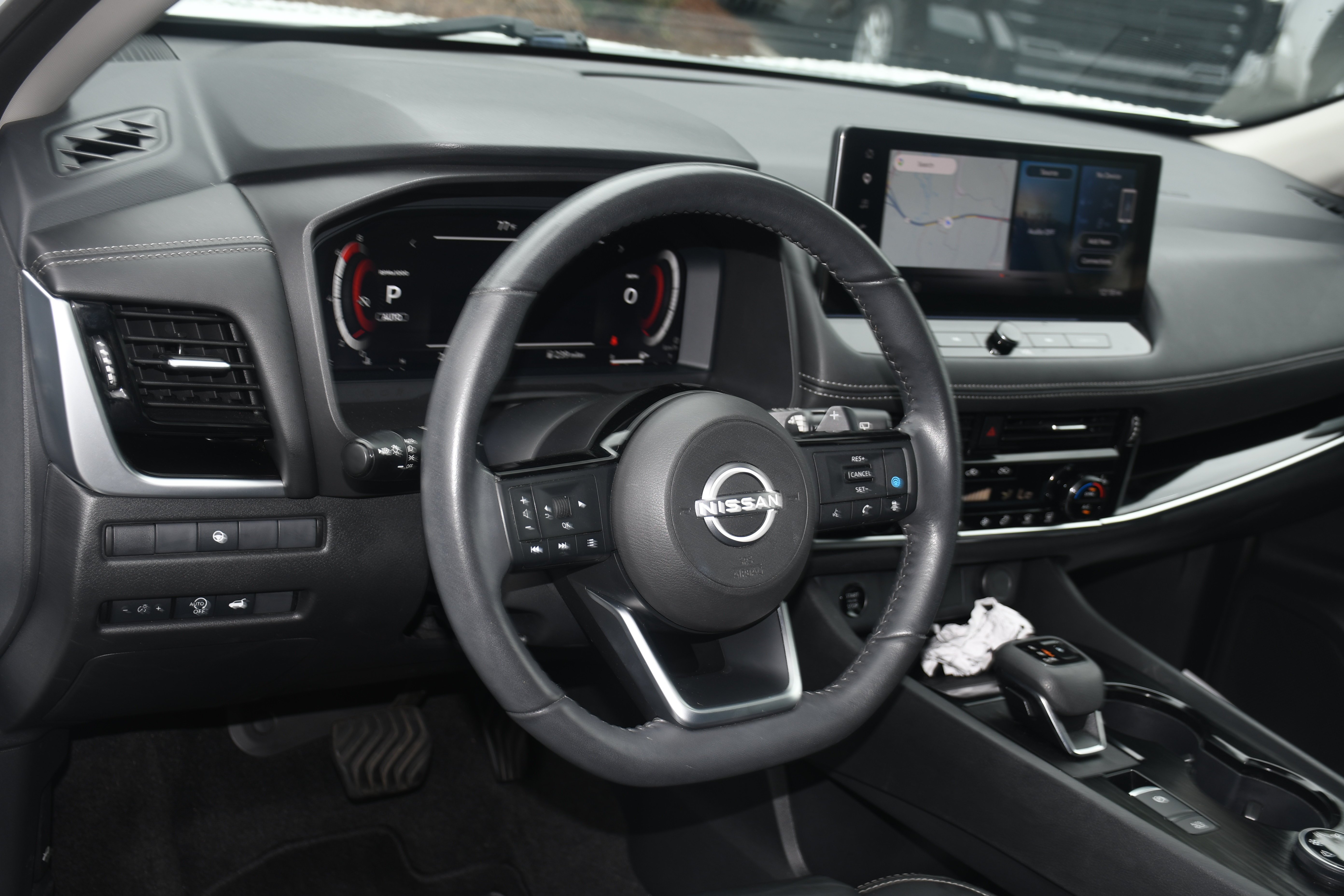 Used 2024 White Nissan SL image 8