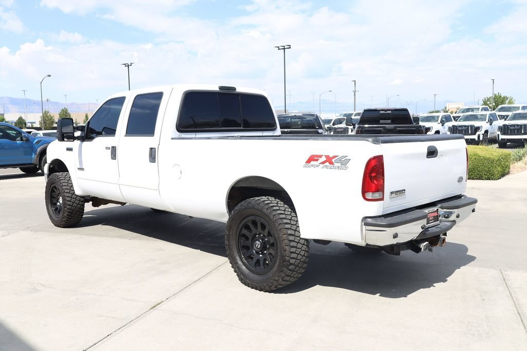Used 2005 White Ford Lariat image 4