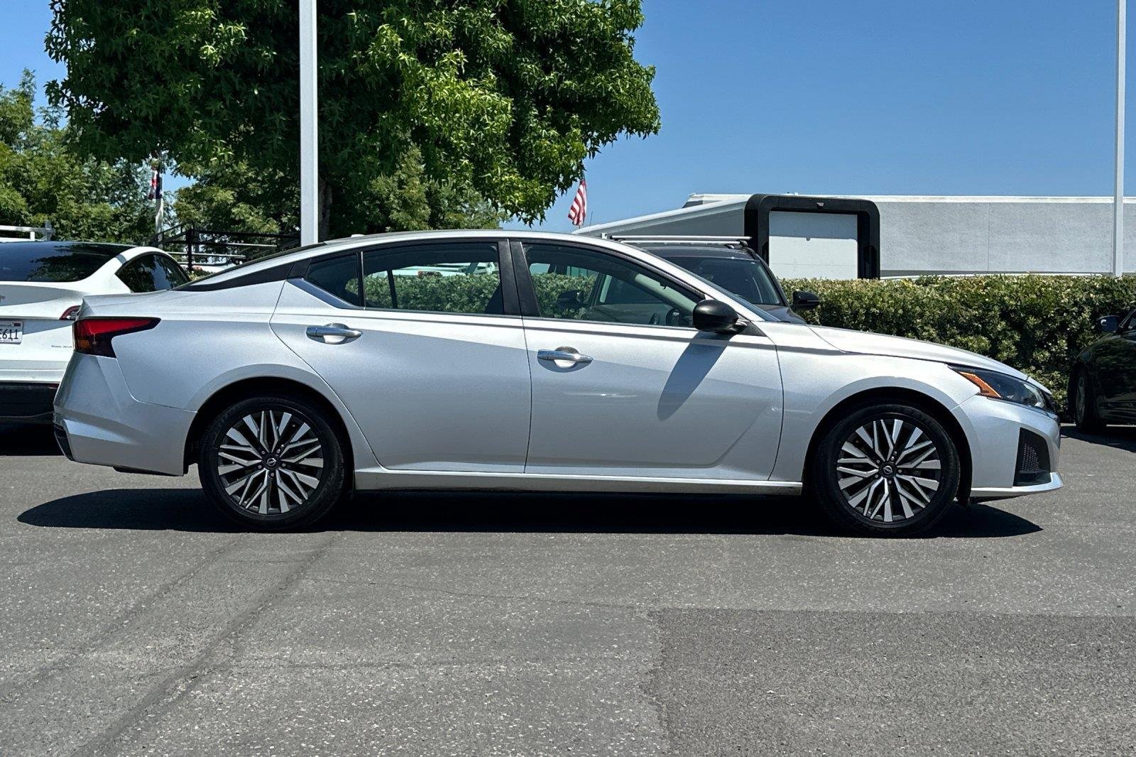 Used 2024 Brilliant Silver Metallic Nissan 2.5 SV image 3
