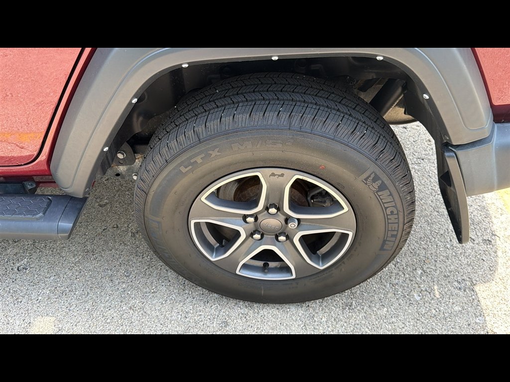 Used 2022  Jeep Unlimited Sport image 23