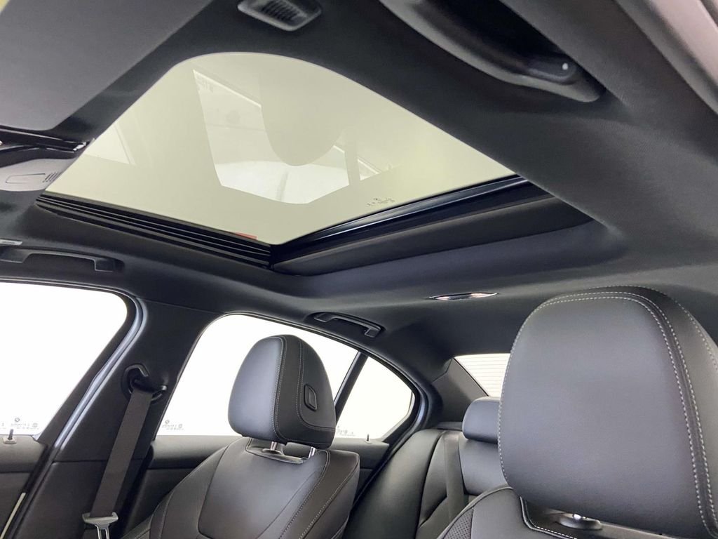 2025 BMW 3 Series 330i - Photo 16