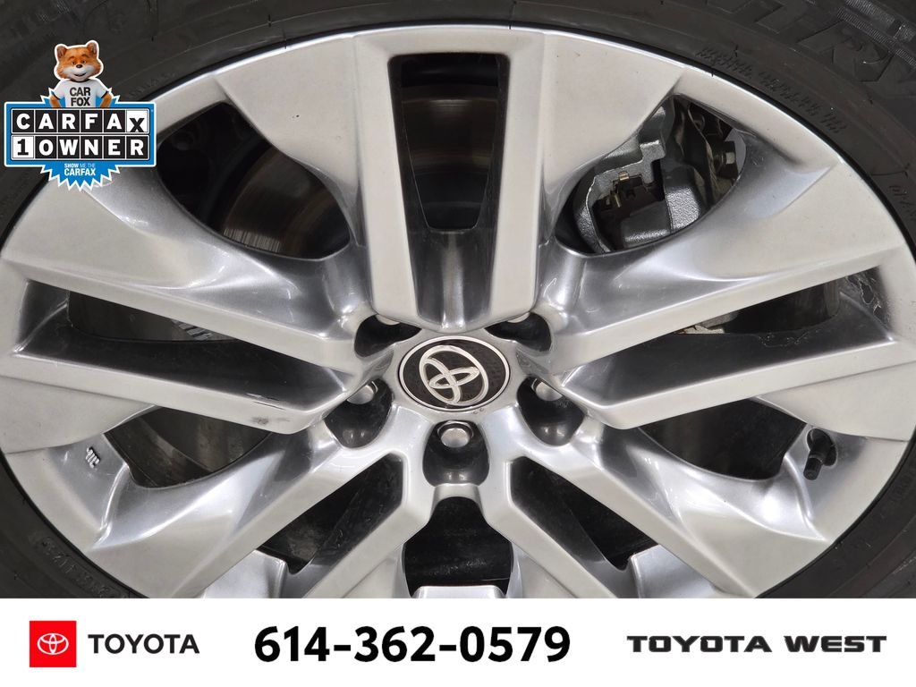 Used 2025 Beige Toyota XLE Premium image 13