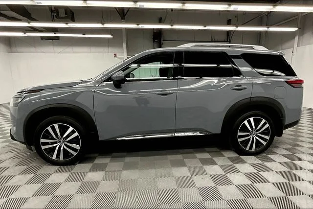 Used 2025 Boulder Gray Pearl Nissan Platinum image 14