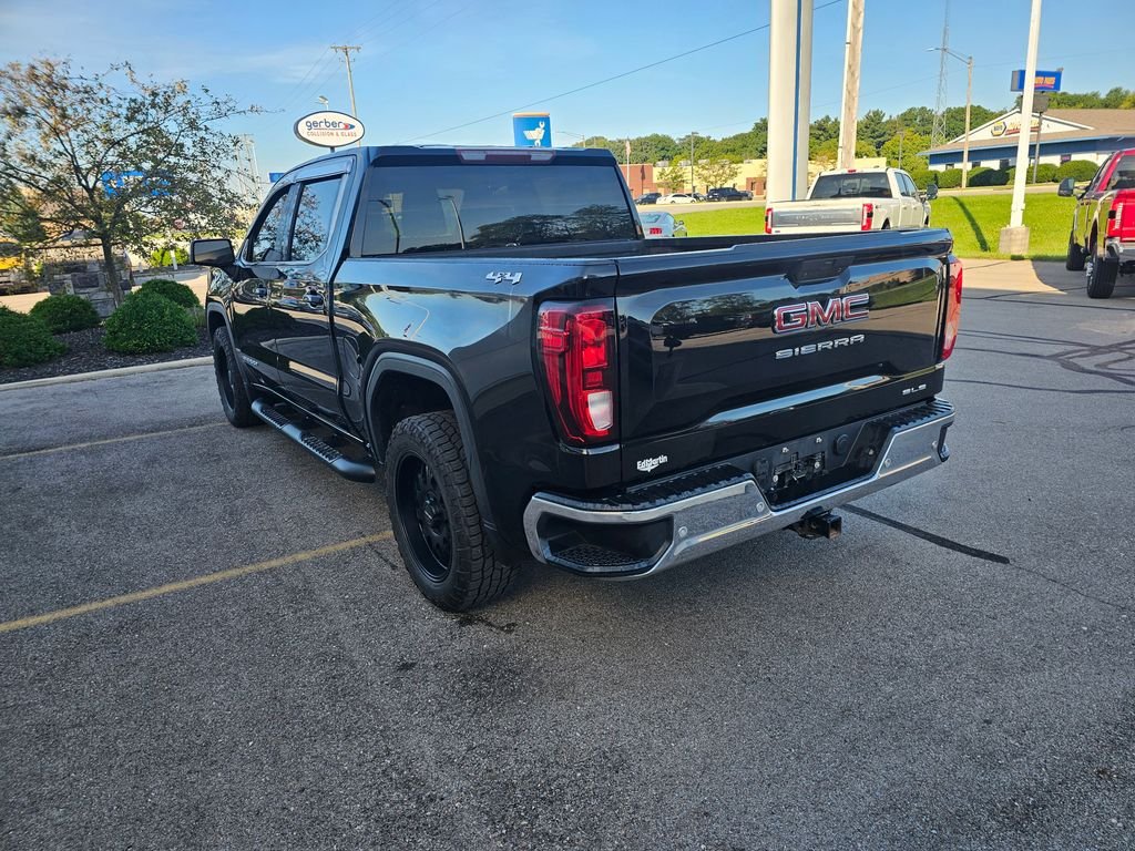 Used 2019 Black GMC SLE image 9
