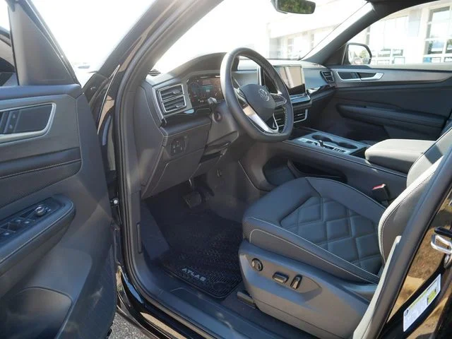 New 2026 Black Volkswagen 2.0T SE image 7
