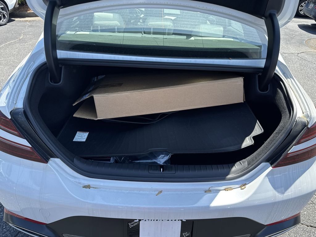 Used 2025 White Genesis 2.5T image 18