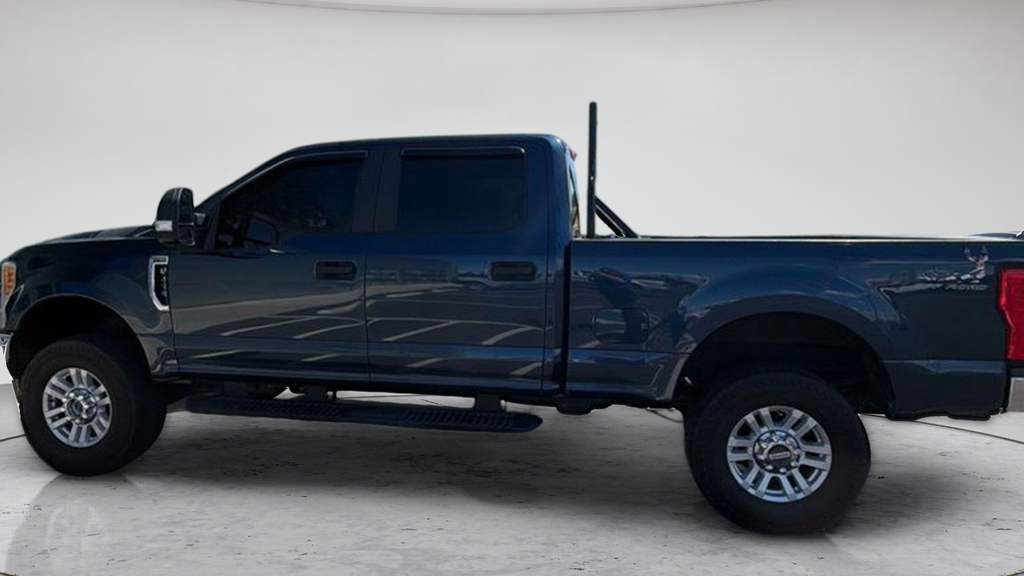 Used 2017 Blue Ford XL image 7