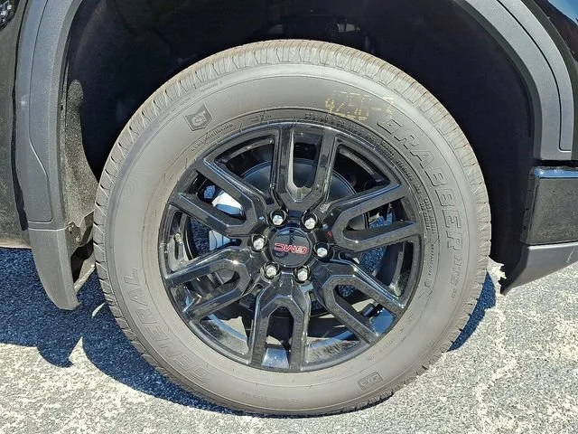 New 2026 Onyx Black GMC Elevation image 9