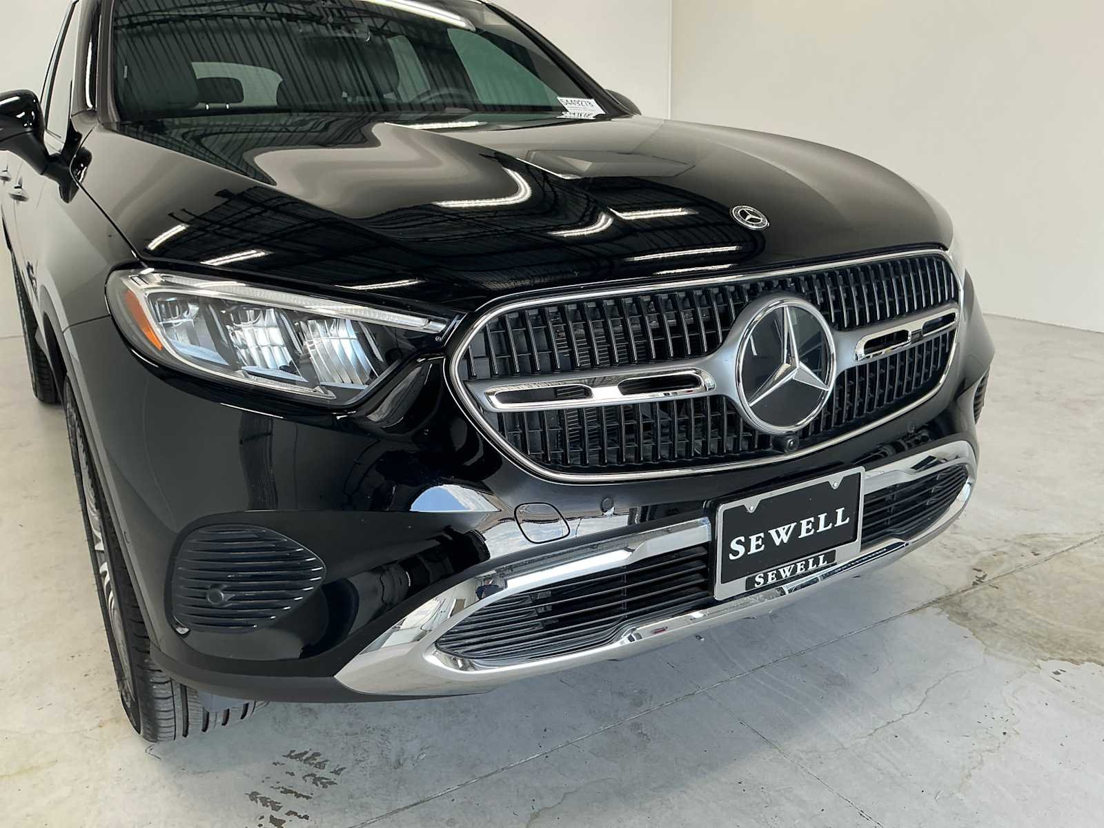 Certified Used 2026 Black Mercedes-Benz GLC 300 image 5