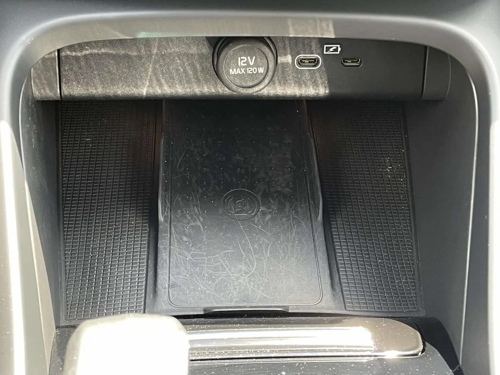 Used 2023 Sage Green Metallic Volvo Ultimate image 21