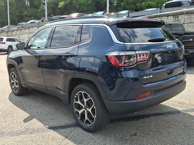 New 2026 Fathom Blue Pearl-Coat Exterior Paint Jeep Limited image 3