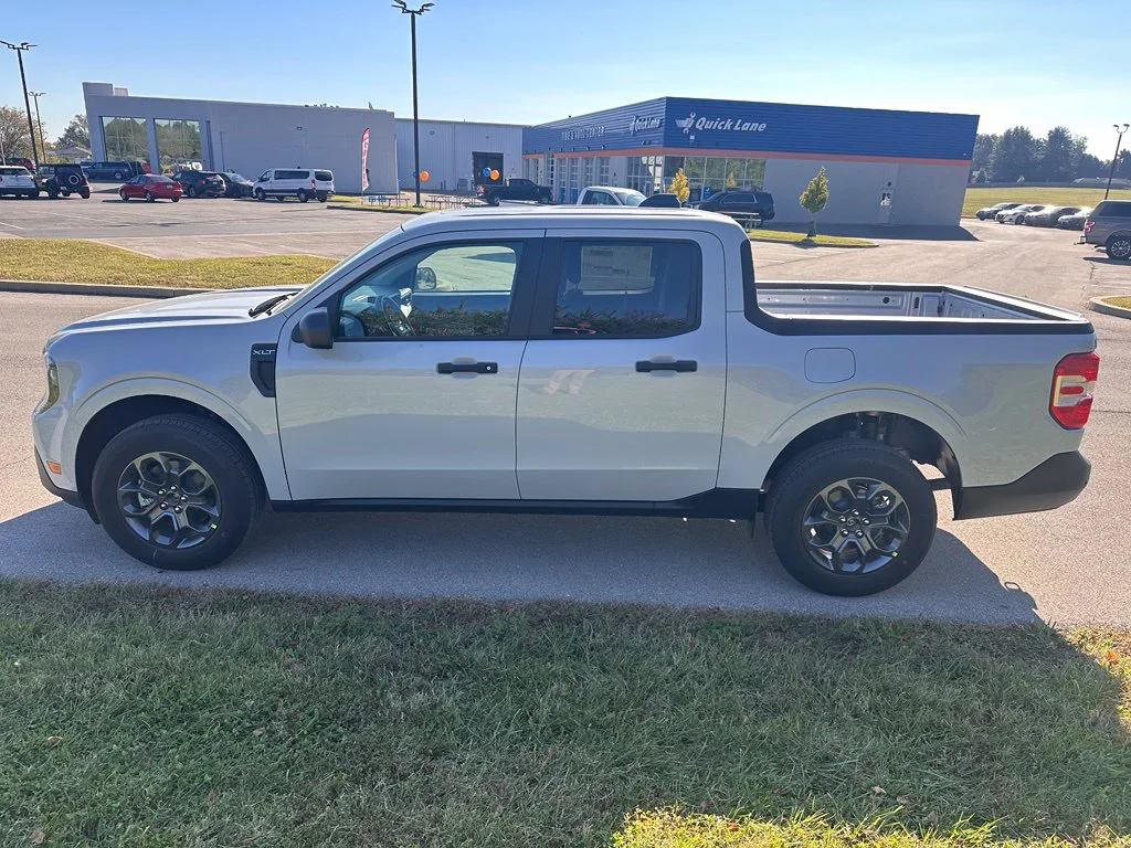 New 2026 Space White Metallic Ford XLT image 10