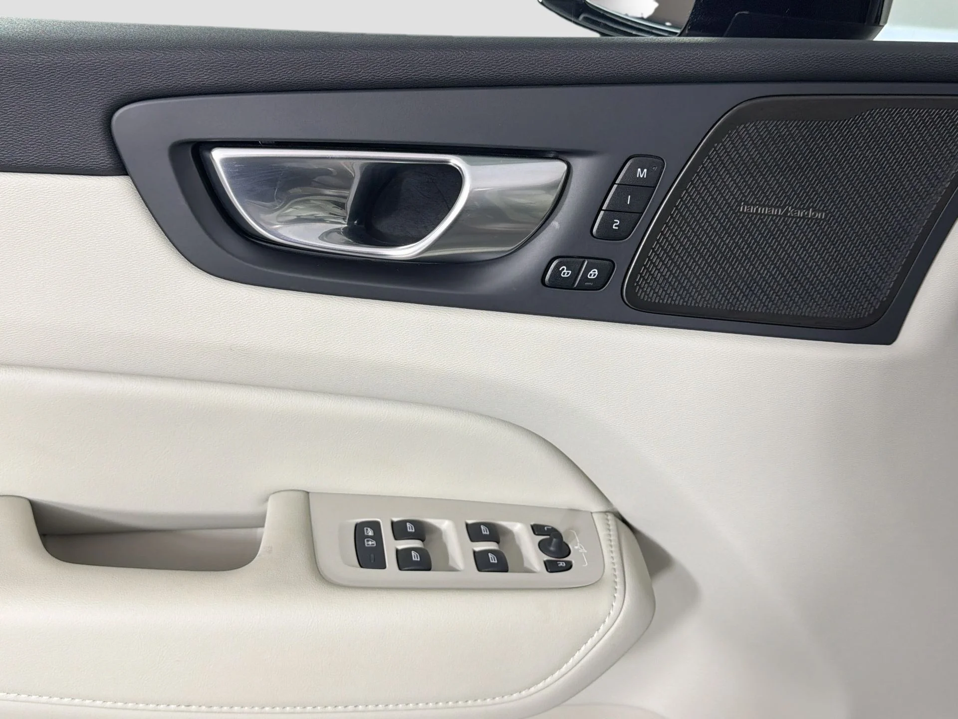 2026 Volvo XC60 Ultra - Photo 18