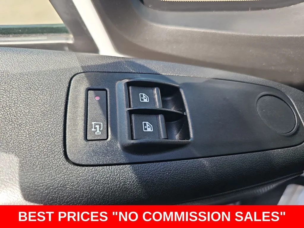 Used 2025 White Ram Base image 27