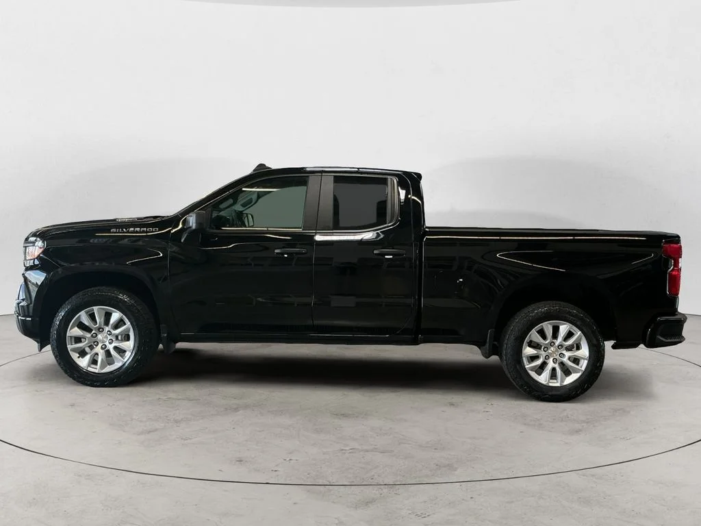 Used 2025 Black Chevrolet Custom image 8