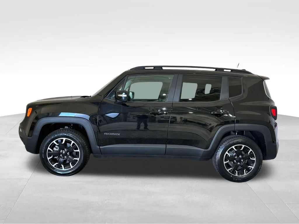 Used 2023 Black Jeep Latitude image 2
