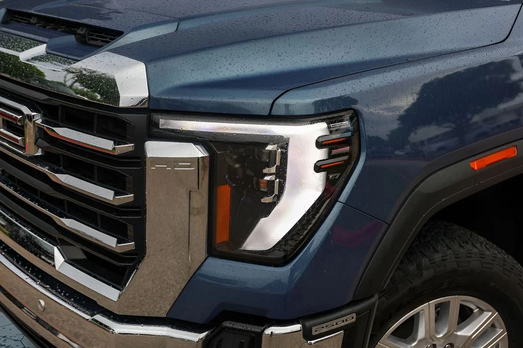 Used 2024 Blue GMC SLT image 3