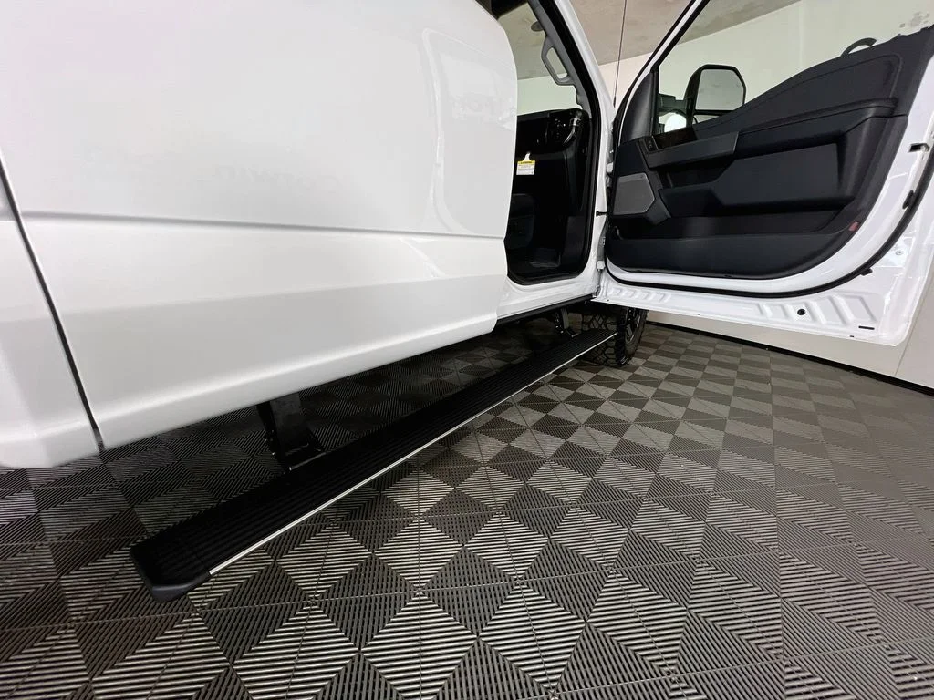 New 2026 Oxford White Ford Lariat image 33