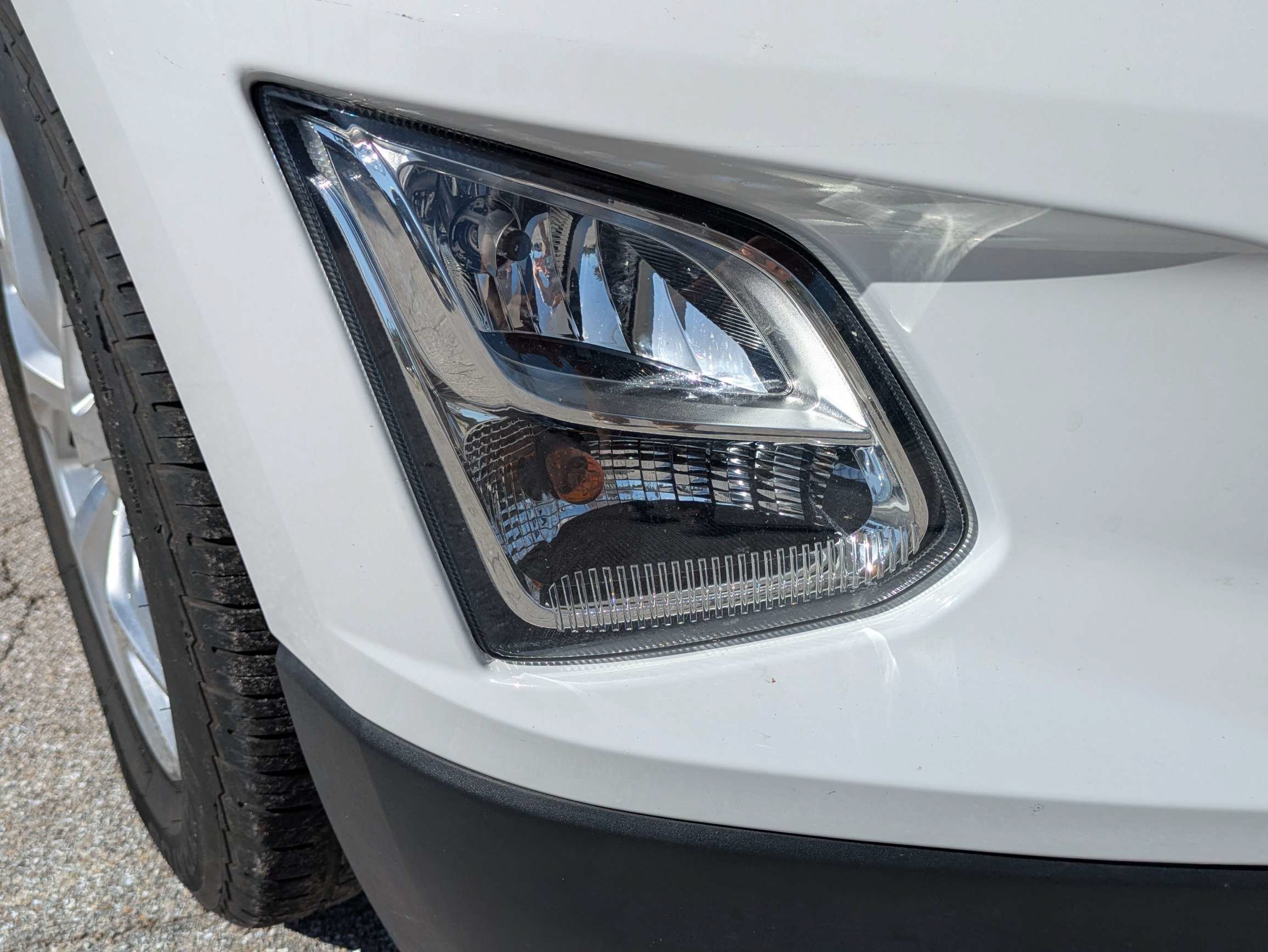 Used 2020 Summit White Chevrolet Premier image 11