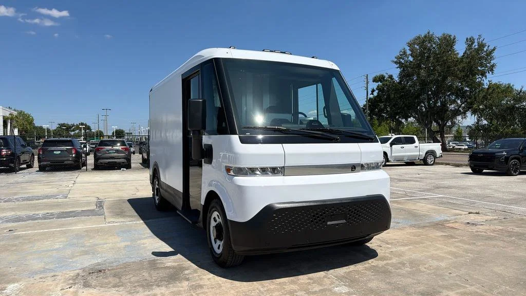 Used 2024 Oyster White BrightDrop EJY image 14