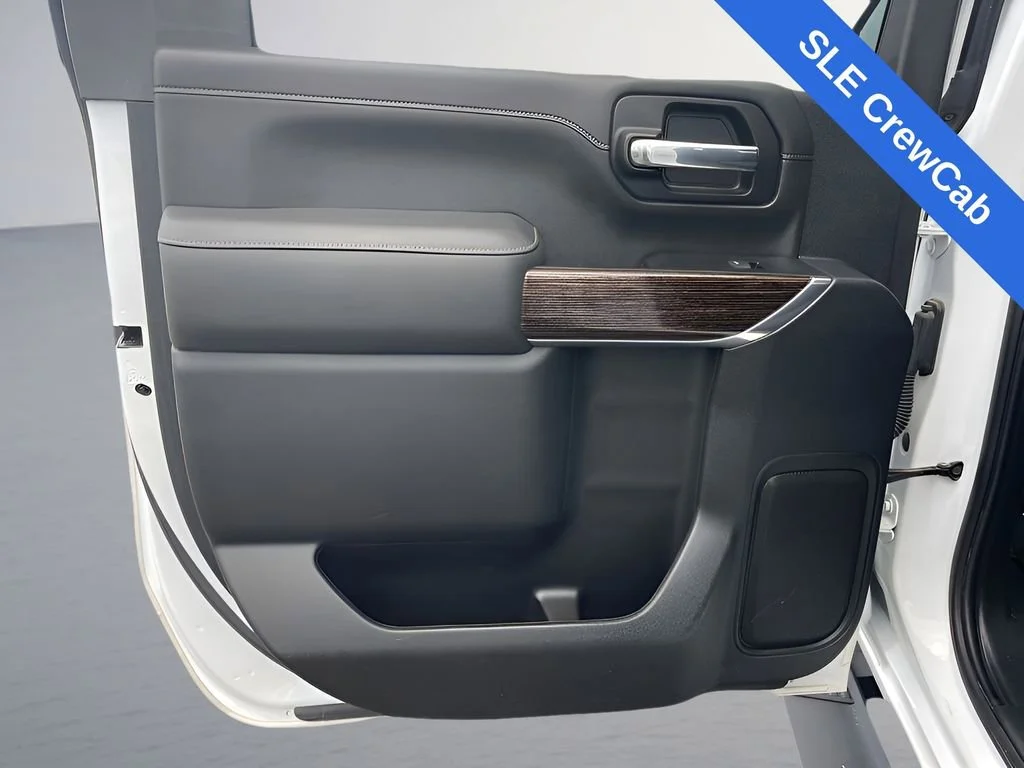 Used 2023 Summit White GMC SLE image 13