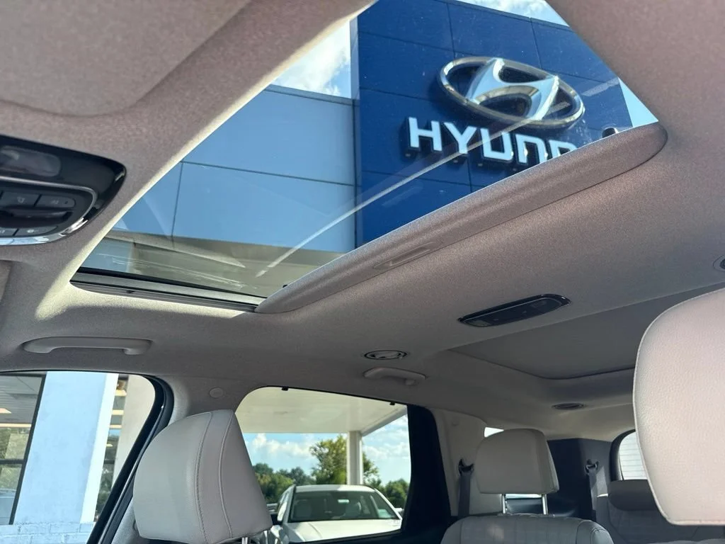 Used 2024 Abyss Black Hyundai Limited image 21