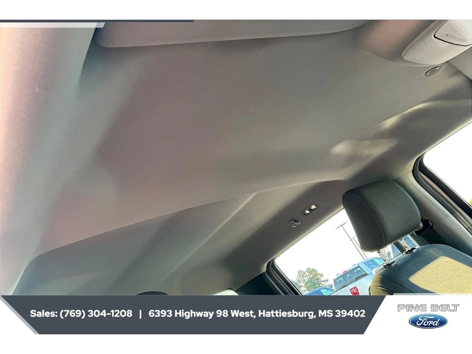 Used 2025 Oxford White Ford XLT image 17