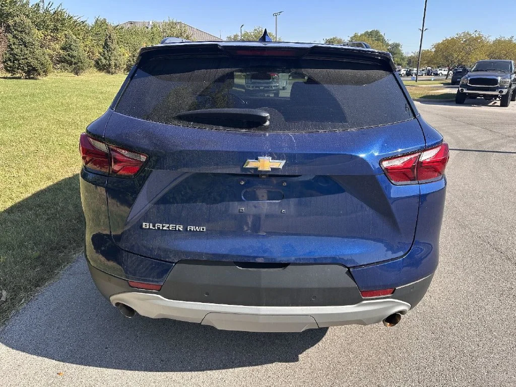 Used 2022 Blue Chevrolet LT image 11