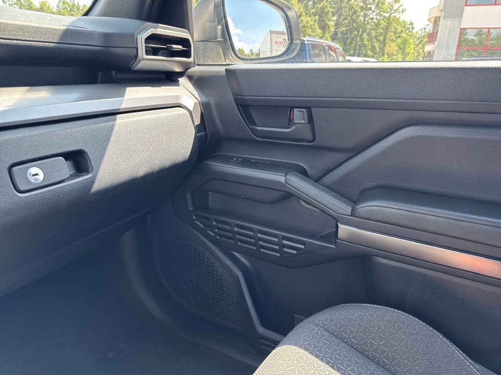 Used 2025 White Toyota SR5 image 15