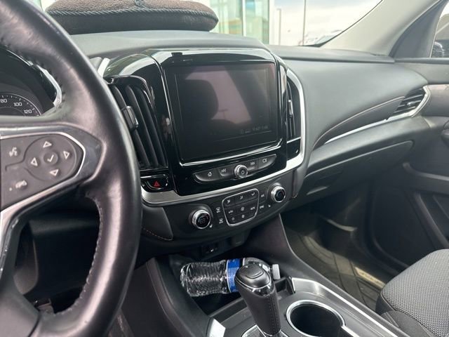 Used 2020 Chevrolet Traverse 1LT with VIN 1GNEVGKW5LJ136812 for sale in Roseville, Minnesota