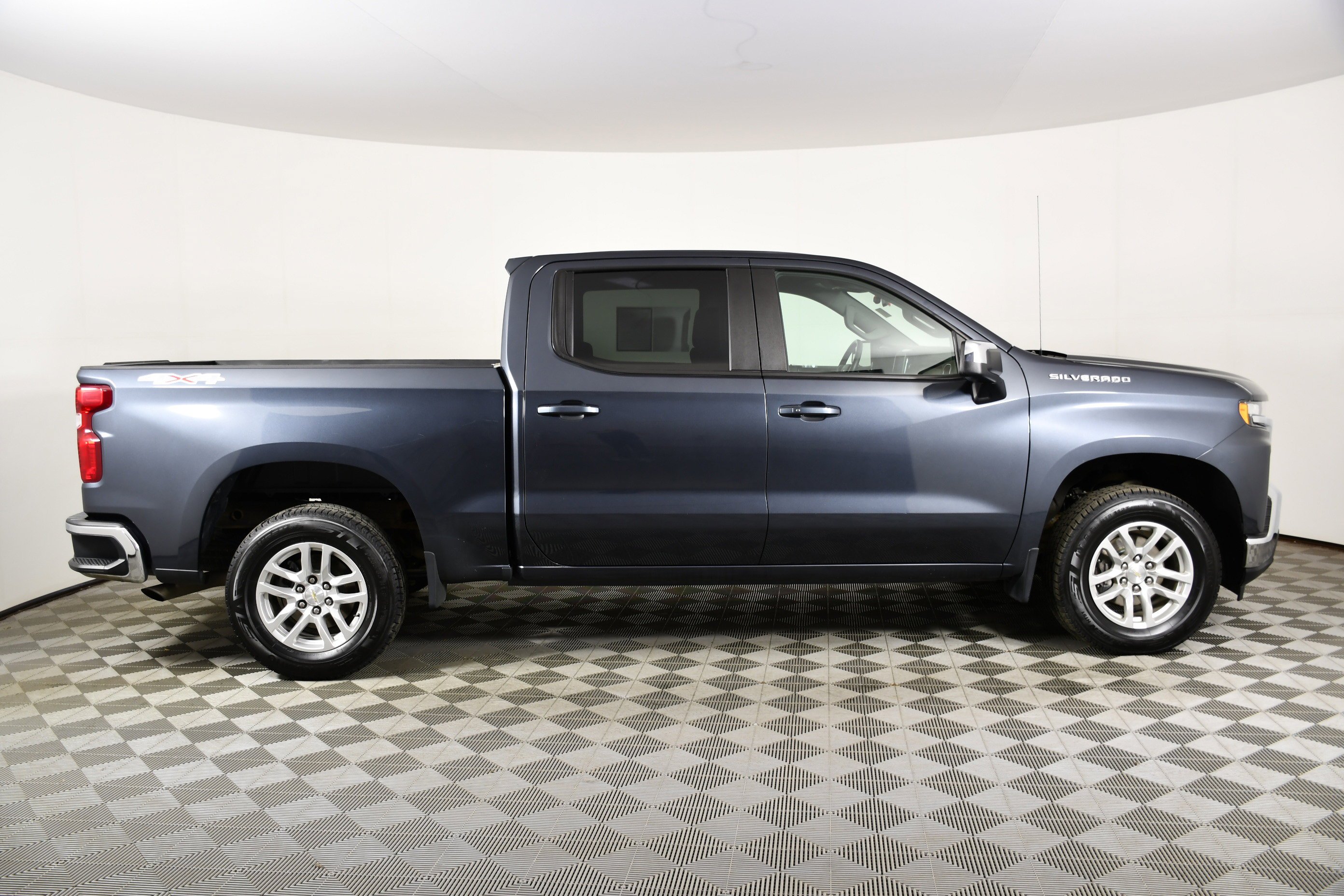 2022 Chevrolet Silverado 1500 LT - Photo 5