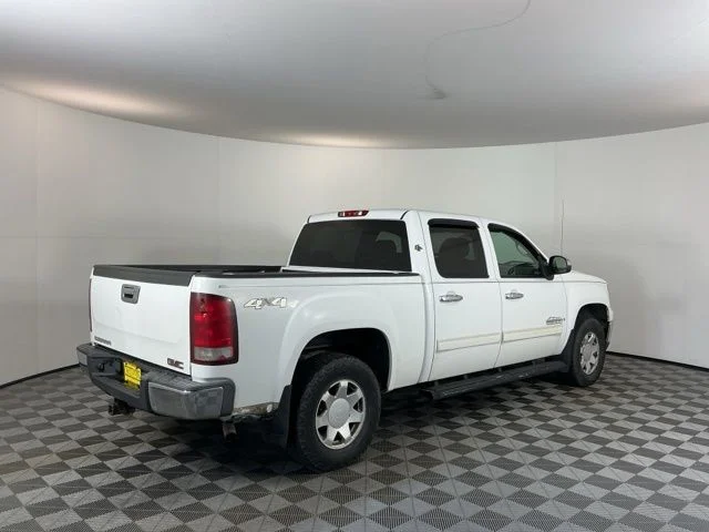 Used 2009  GMC  image 4