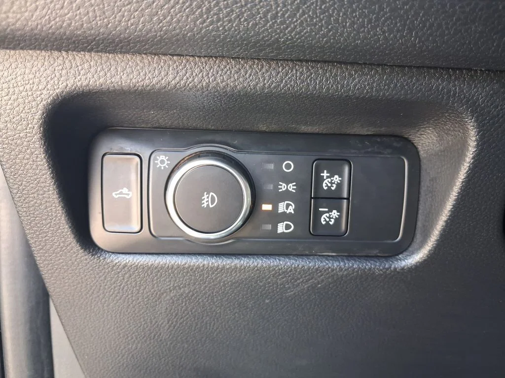 Used 2024 Azure Gray Metallic Ford XLT image 21