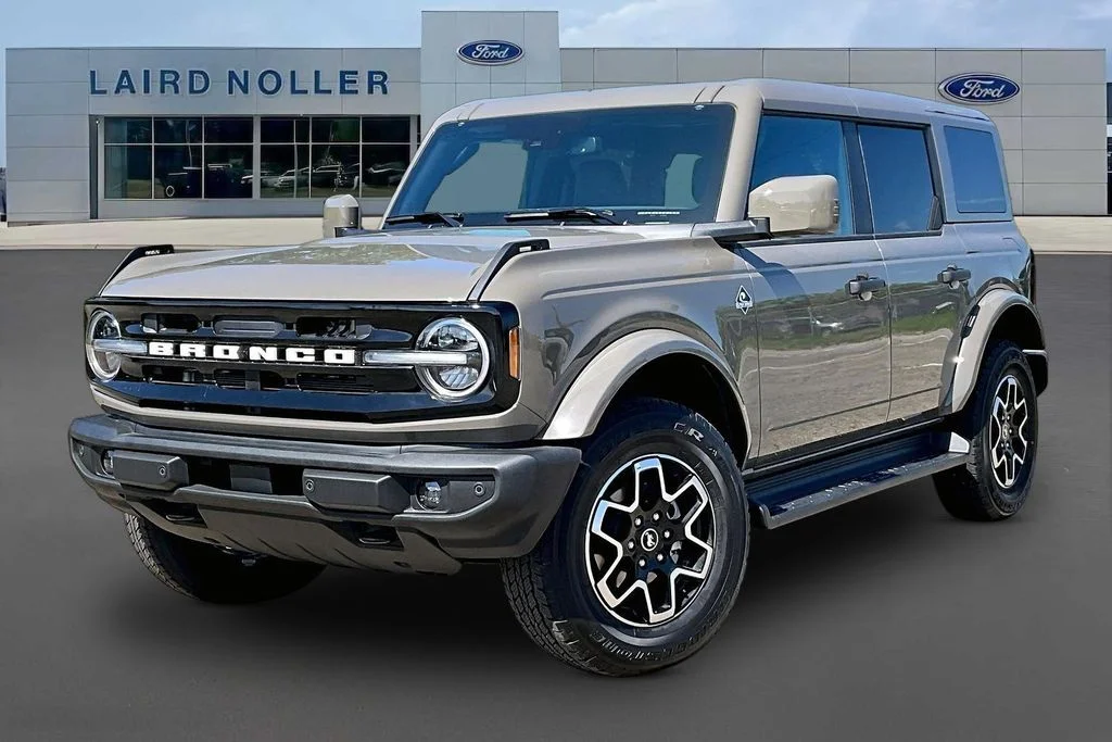 2026 Ford Bronco Outer Banks 4x4's photo