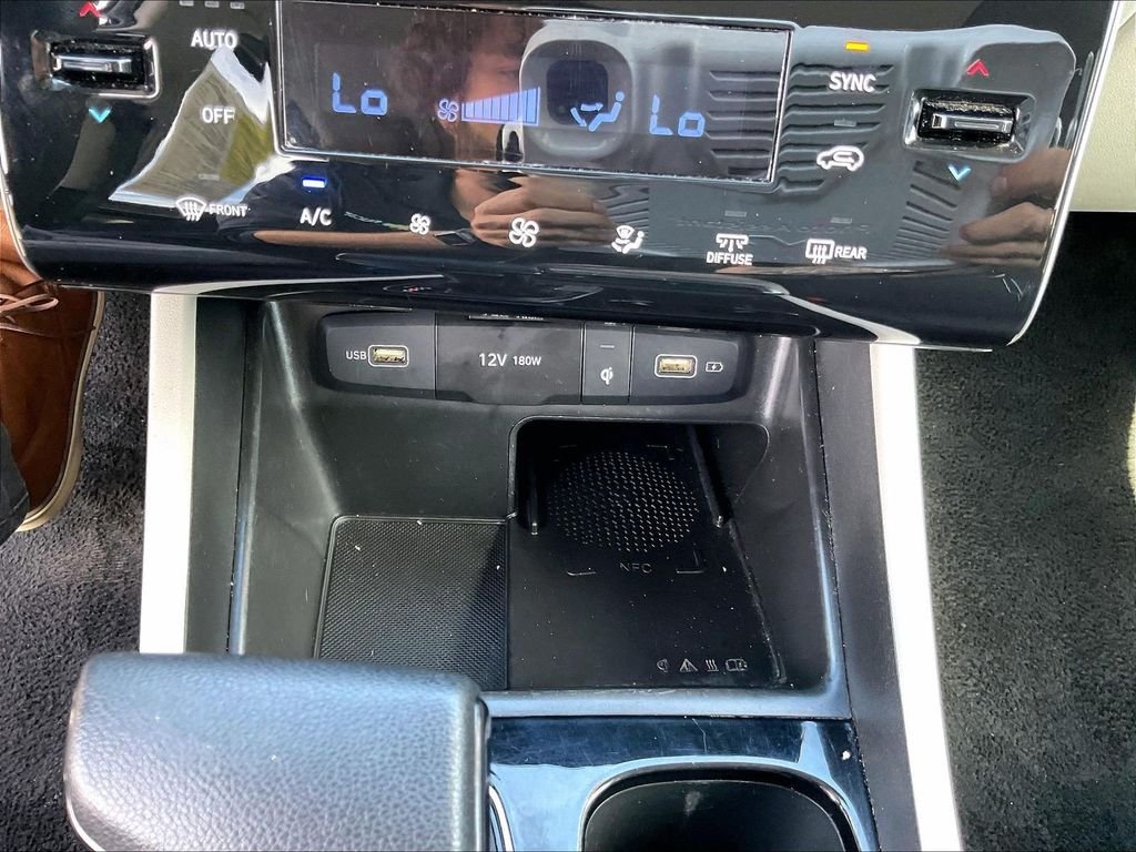 Used 2024 Silver Hyundai SEL image 25