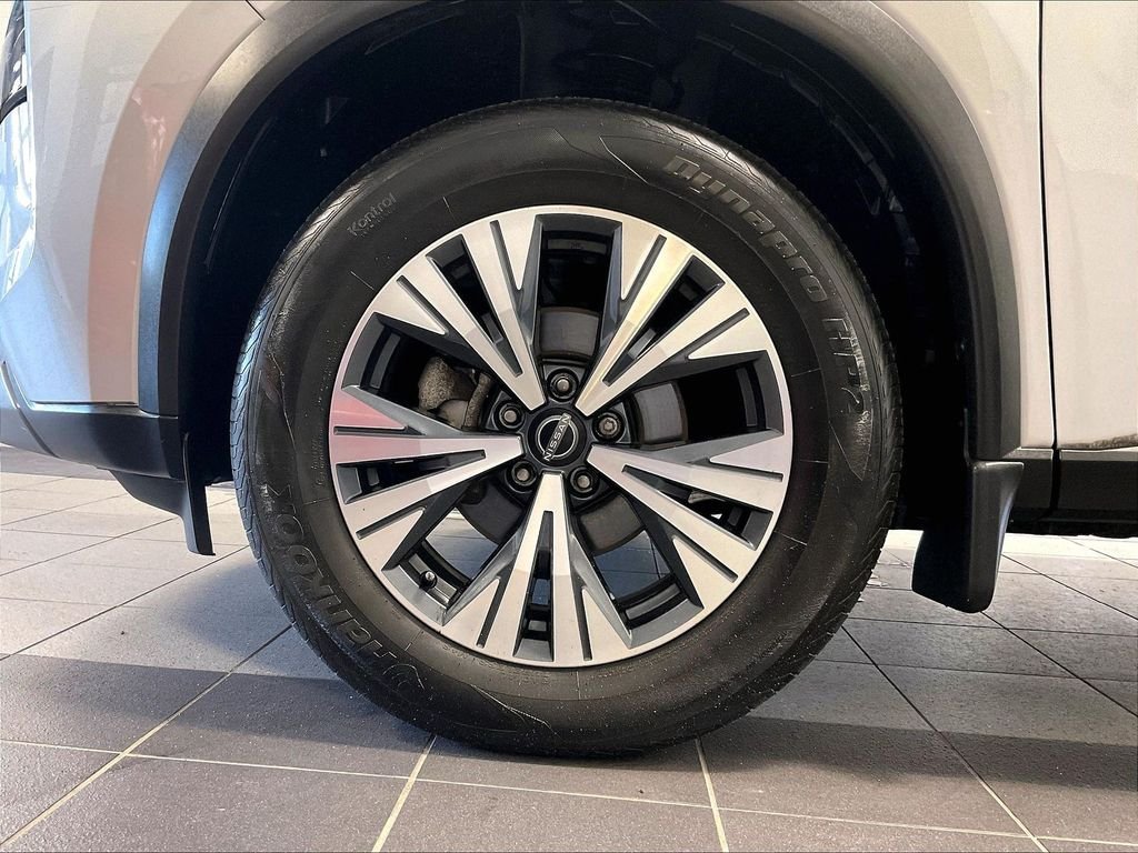 Used 2023 Silver Nissan SV image 7