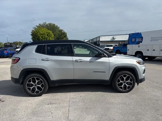 Used 2025 Silver Jeep Limited image 4