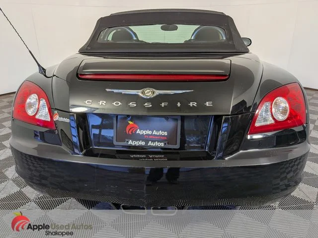 Used 2006 Black Chrysler Limited image 11